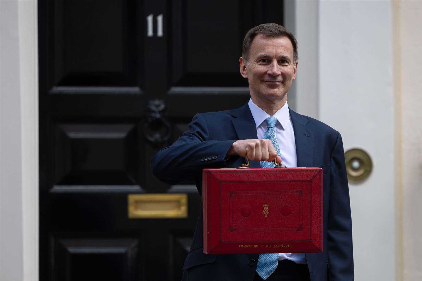 The Chancellor of the Exchequer Jeremy Hunt outside 11 Downing Street with the Red Box alongside the Treasury ministers Picture by Simon Walker No 10 Downing St