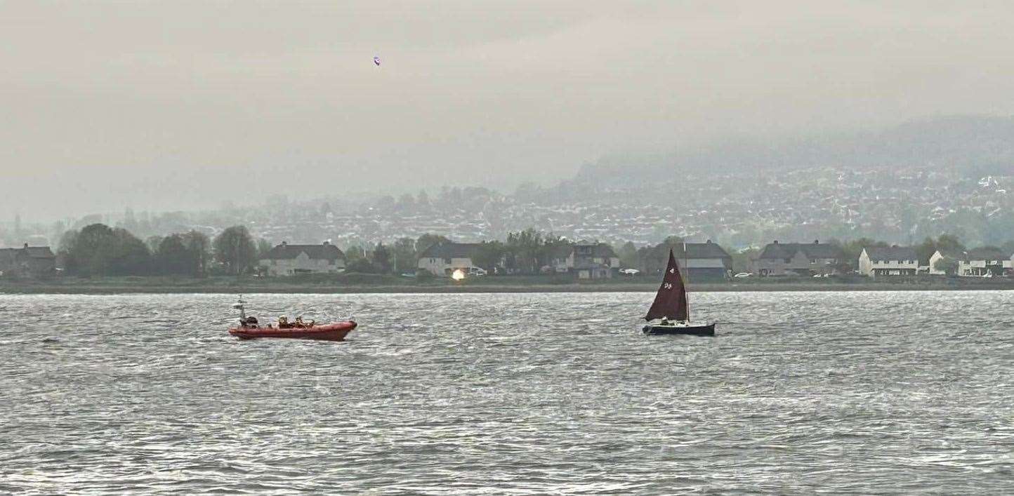 The Kessock lifeboat approaches the yacht. Picture: RNLI.